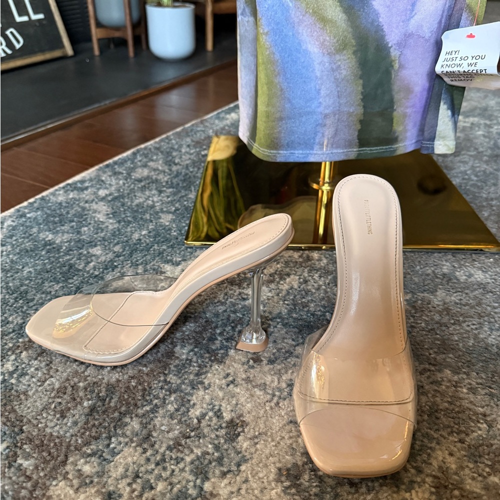 PrettyLittleThing Nude Clear Cake
Stand Heel Mule Sandals - Picture 9 of 16